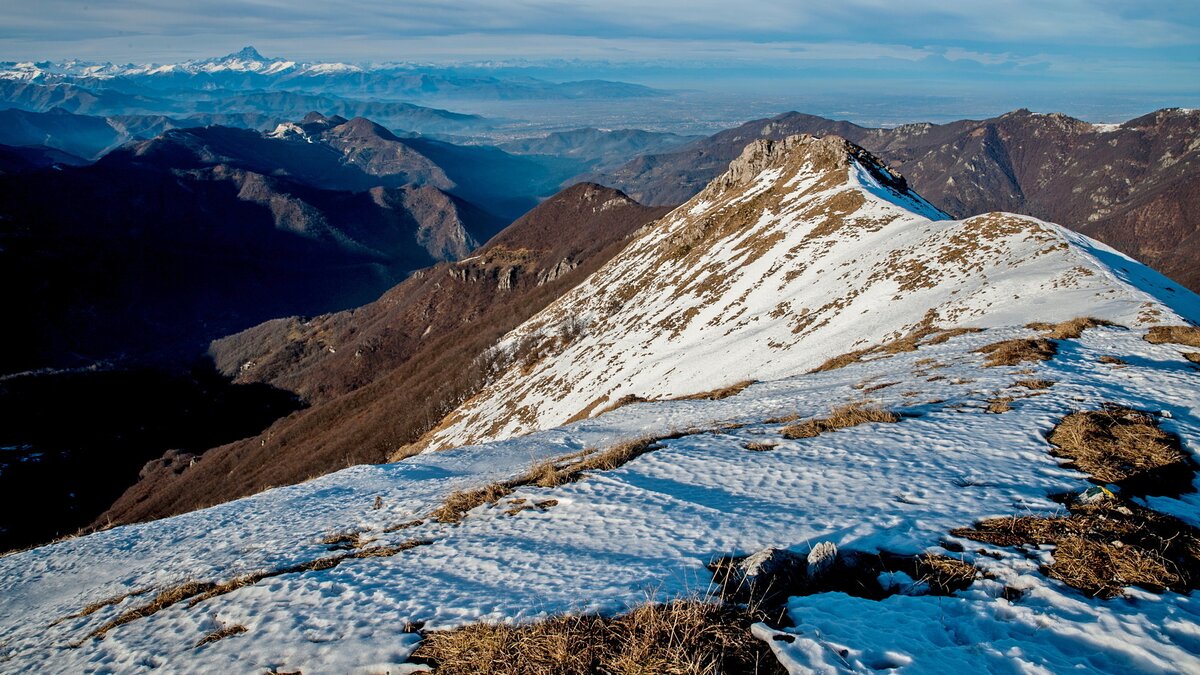La pianure e il Monviso dalla vetta del Monte Vecchio