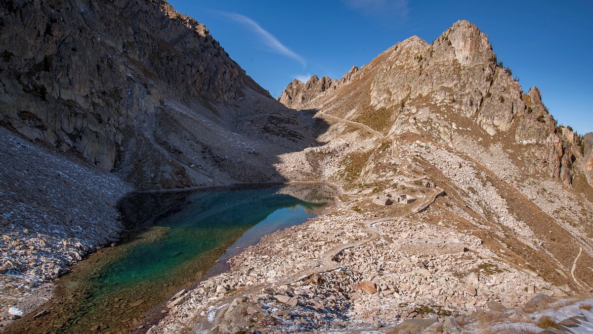 Il Lago sottano di Fremamorta e il Colletto del Valasco
